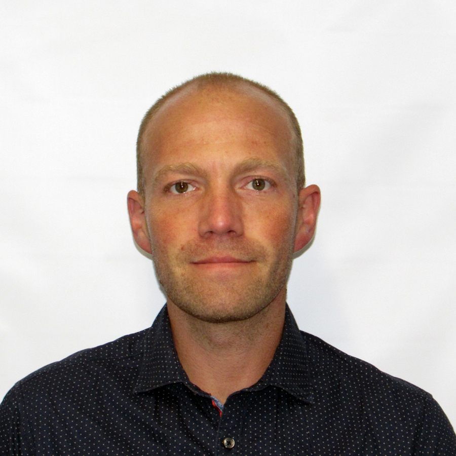 Никола Миладинов 